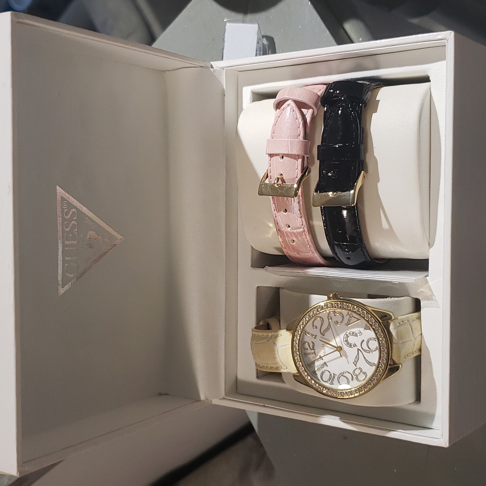Guess watch set